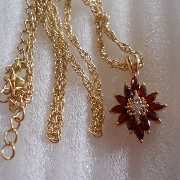 Joseph Cleary - Star Pendant Necklace  10-30 - Picture 3 of 3